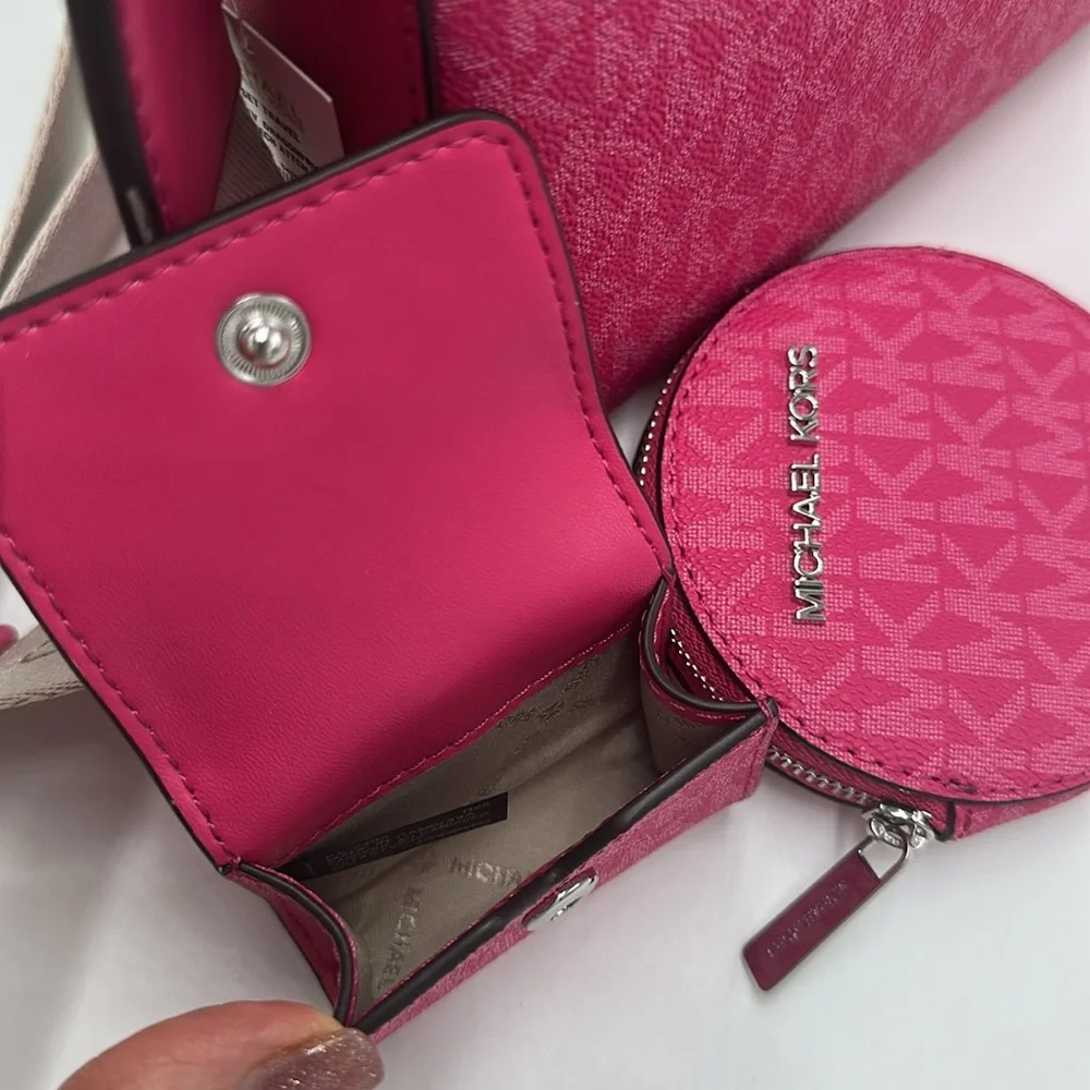 Michael Kors Jet Set Logo Crossbody Bag& Case for Apple AirPods Pro Dragonfruit
